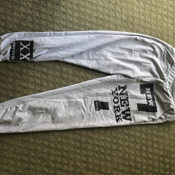 NEW YORK THEMED JOGGERS - Picture 2 of 4